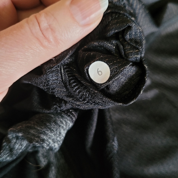 Lululemon scoop neck t-shirt size 6 - Picture 13 of 13